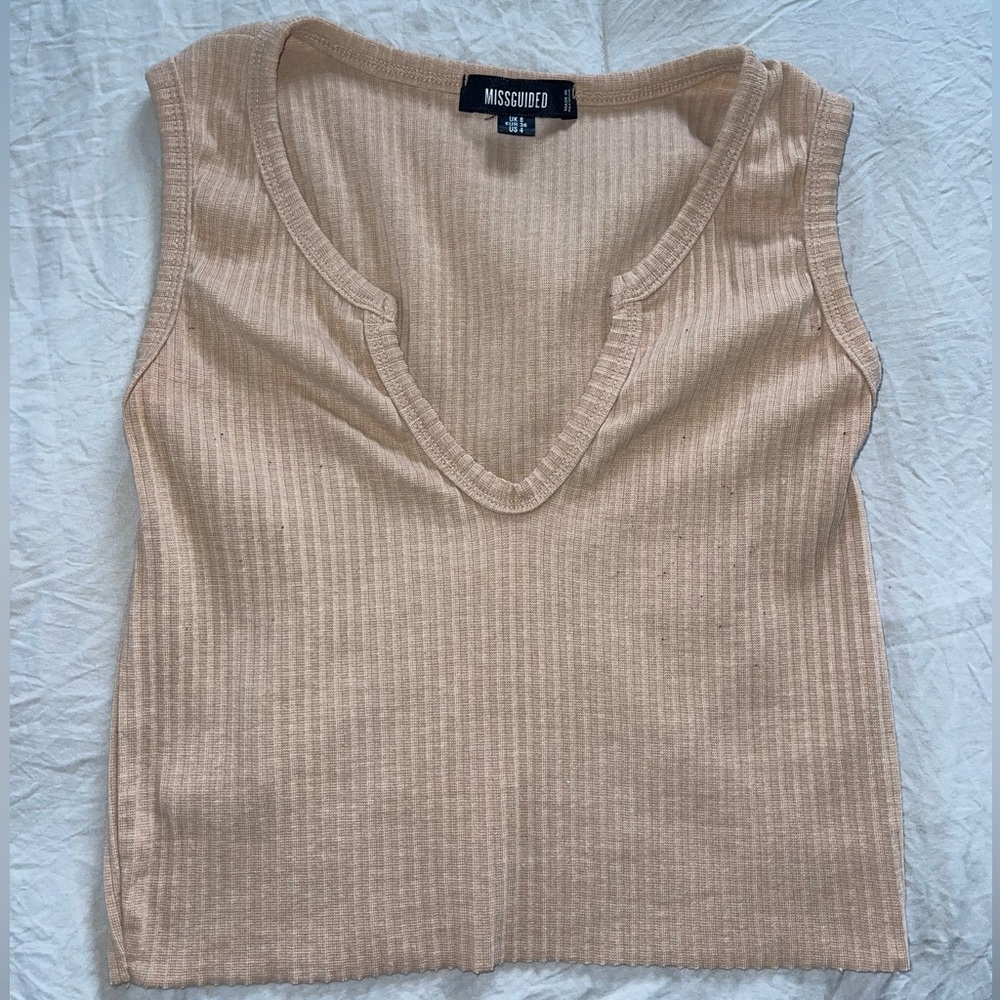 MISSGUIDED Beige Crop Tank